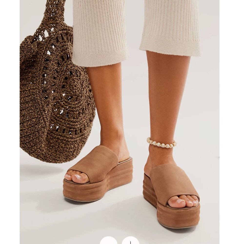 Free People - Harbor Flatform Sandals in "fawn grey" size US 8 / EU 38 NWT
